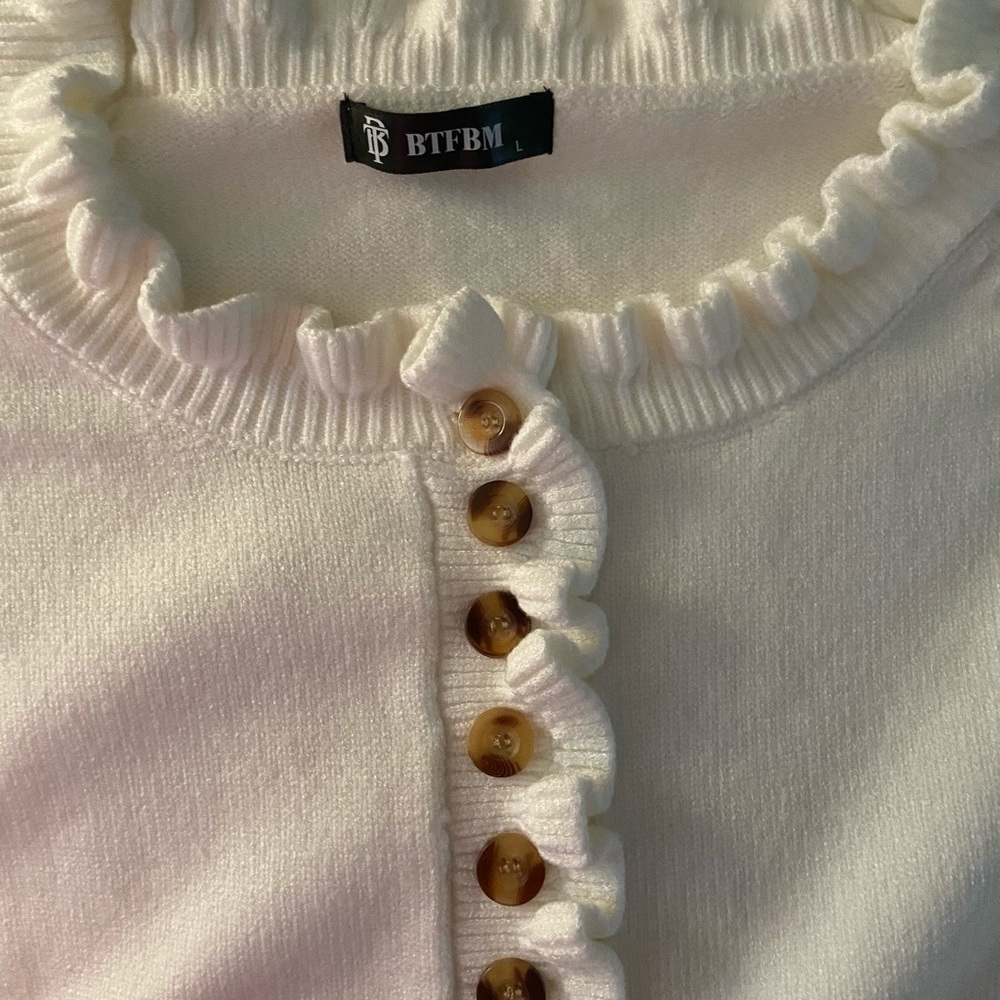 SOFT ruffle trim pull-over sweater - NEW - Picture 2 of 7